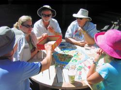 09007-KingFamilyOnFountainDeck.JPG 129.8K