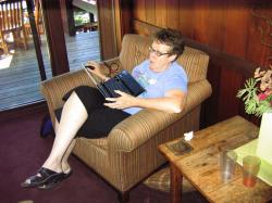 09008-BeckyKeepingInTouch.JPG 127.4K