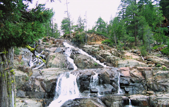 10010-LowerFalls.JPG 125.3K