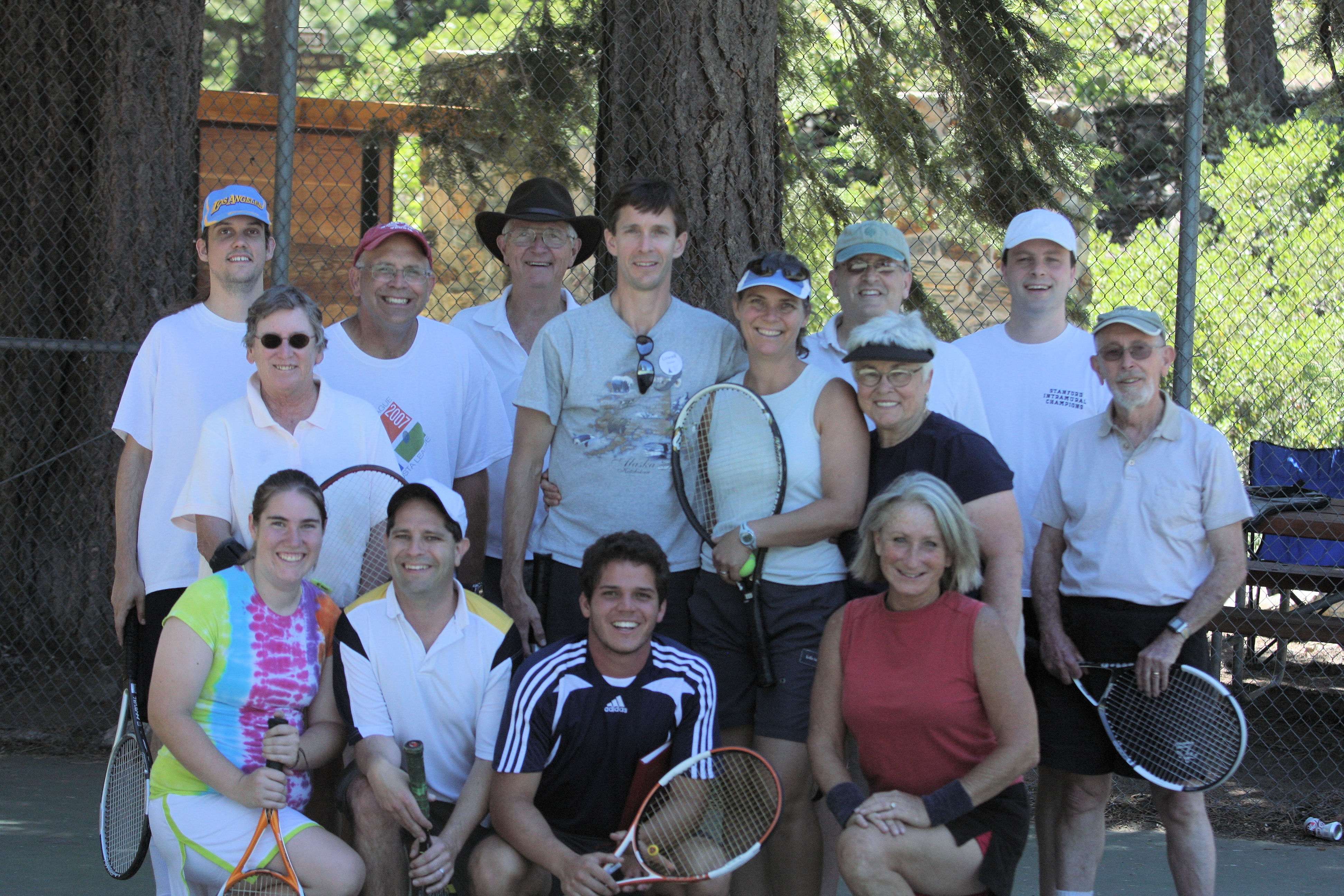 10020-Neal-TennisGroup-StaphPhoto.JPG 2094.9K