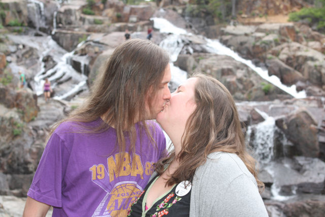 10030-NealVal-StaphPhoto.JPG 84.0K