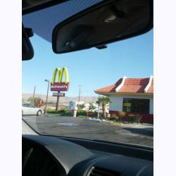 12-012-MickyDzInMojave.jpg 116.7K