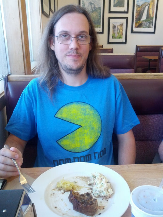 12-018-LunchLeeVining8.jpg 90.3K