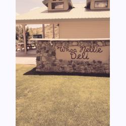 13-005-LeeViningLunch.jpg 131.6K