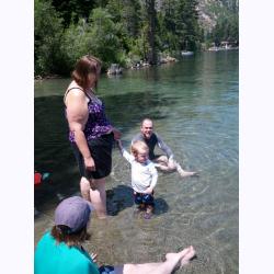 13-033-JenniferValAliceSteveBabyBeach.jpg 140.4K