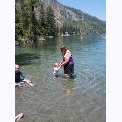 13-034-SteveAliceVal.jpg 133.8K