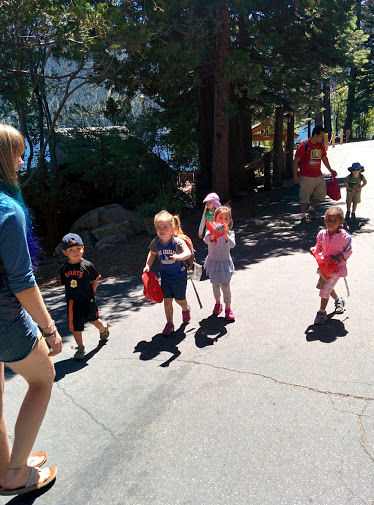 15-048-A-MunchkinFieldTrip.jpg 79.1K