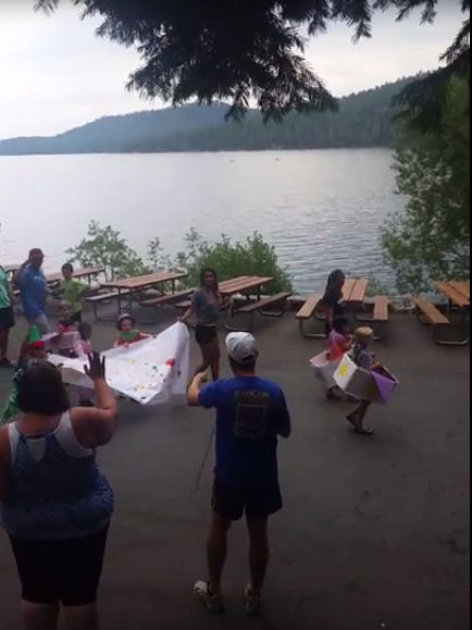 15-070-A-MunchkinParade.jpg 43.9K