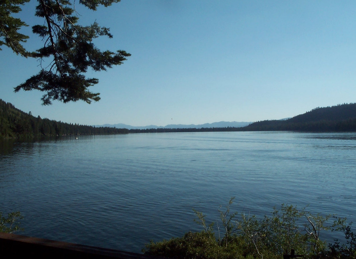 04-Lake7amWithBalloonBackground2002.bmp 3291.2K